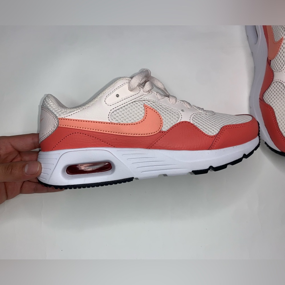 NIKE AIR MAX